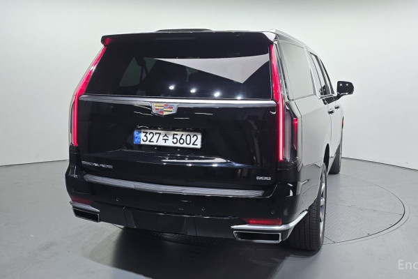 2022 Cadillac Escalade с пробегом 31 386 км