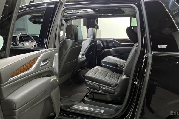 2022 Cadillac Escalade с пробегом 31 386 км