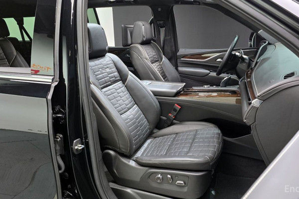 2022 Cadillac Escalade с пробегом 31 386 км