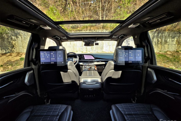 2021 Cadillac Escalade с пробегом 122 600 км