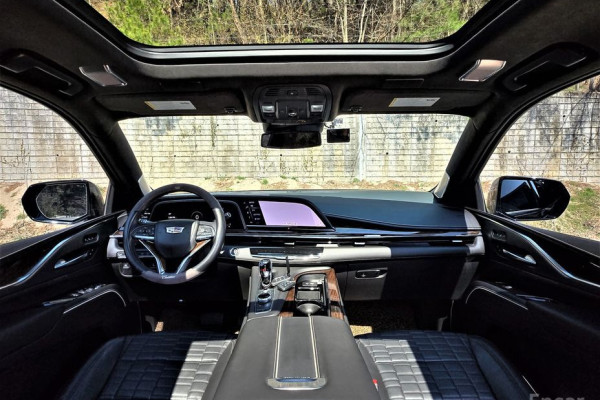 2021 Cadillac Escalade с пробегом 122 600 км