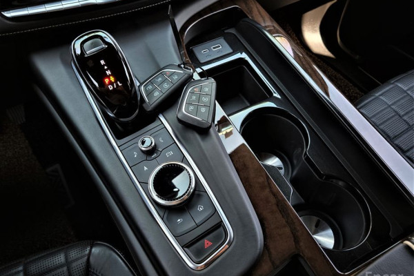 2021 Cadillac Escalade с пробегом 122 600 км