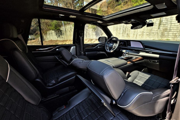 2021 Cadillac Escalade с пробегом 122 600 км