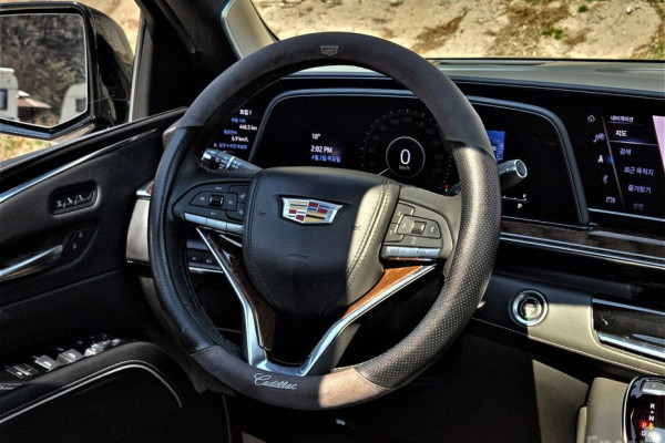 2021 Cadillac Escalade с пробегом 122 600 км