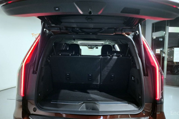 2022 Cadillac Escalade с пробегом 44 952 км