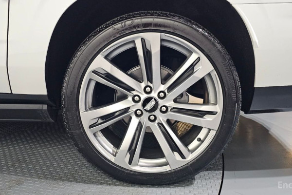 2025 Cadillac Escalade с пробегом 6 250 км