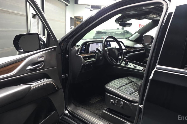 2022 Cadillac Escalade с пробегом 78 840 км