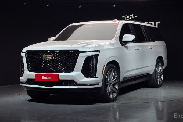 2025 Cadillac Escalade с пробегом 1 974 км