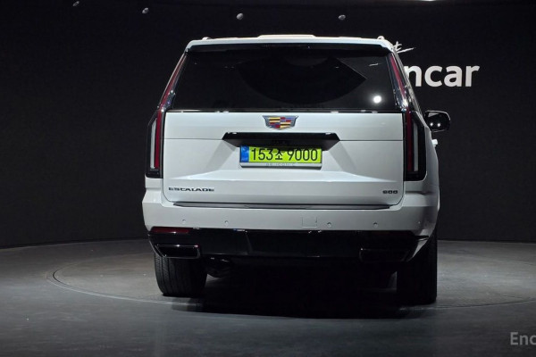 2025 Cadillac Escalade с пробегом 1 974 км