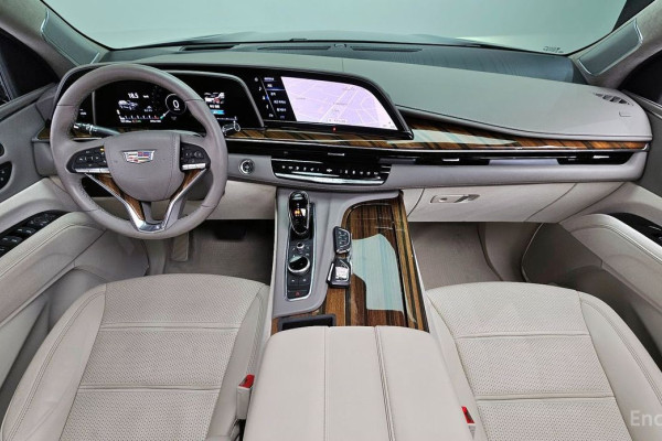 2022 Cadillac Escalade с пробегом 70 138 км