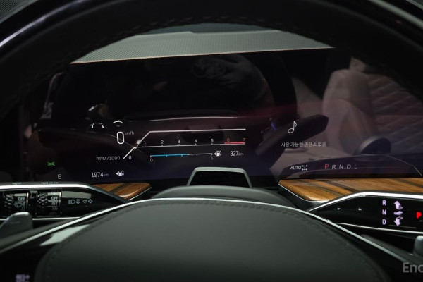 2025 Cadillac Escalade с пробегом 1 974 км