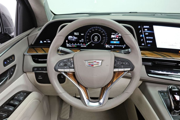 2022 Cadillac Escalade с пробегом 70 138 км