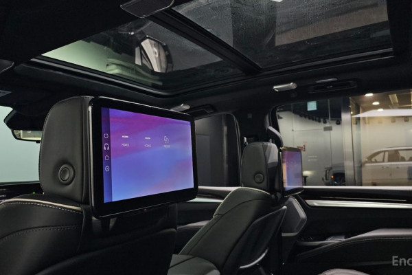 2025 Cadillac Escalade с пробегом 6 250 км