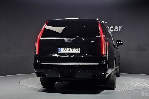 2023 Cadillac Escalade с пробегом 27 669 км