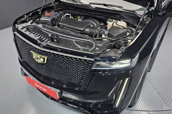 2023 Cadillac Escalade с пробегом 27 669 км