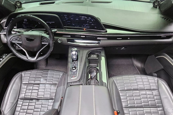 2023 Cadillac Escalade с пробегом 27 669 км