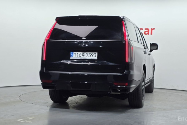2022 Cadillac Escalade с пробегом 13 777 км