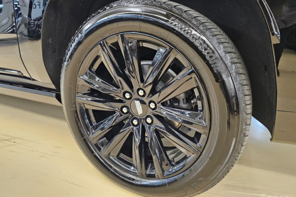 2023 Cadillac Escalade с пробегом 16 556 км