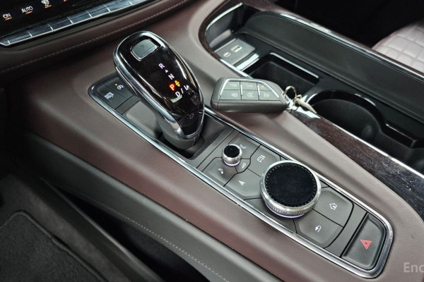 2023 Cadillac Escalade с пробегом 42 159 км