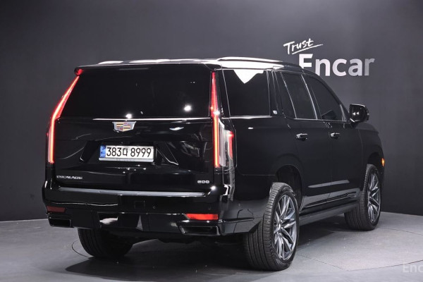 2022 Cadillac Escalade с пробегом 70 997 км