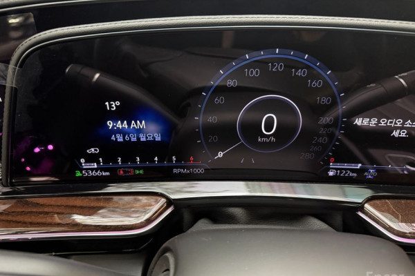 2023 Cadillac Escalade с пробегом 5 300 км