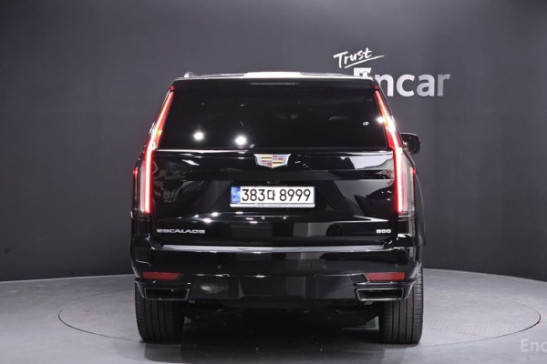 2022 Cadillac Escalade с пробегом 70 997 км