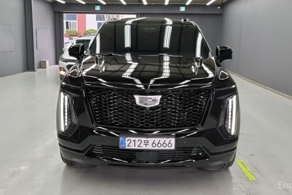 2025 Cadillac Escalade с пробегом 7 909 км
