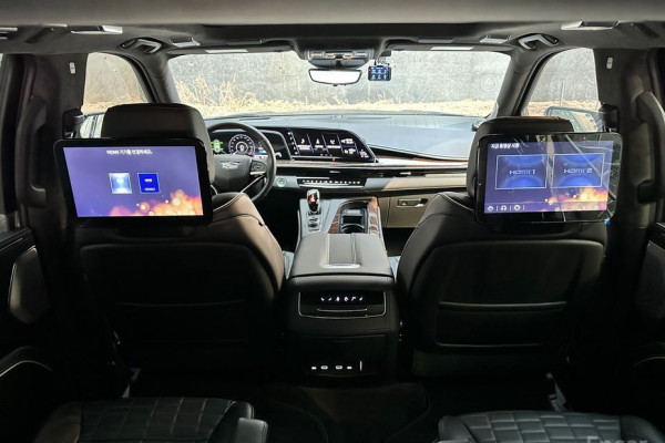 2023 Cadillac Escalade с пробегом 5 300 км