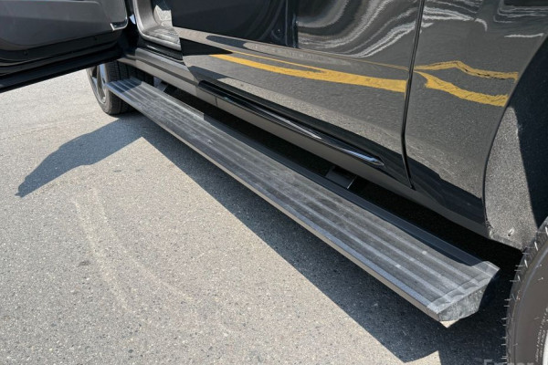 2025 Cadillac Escalade с пробегом 5 100 км