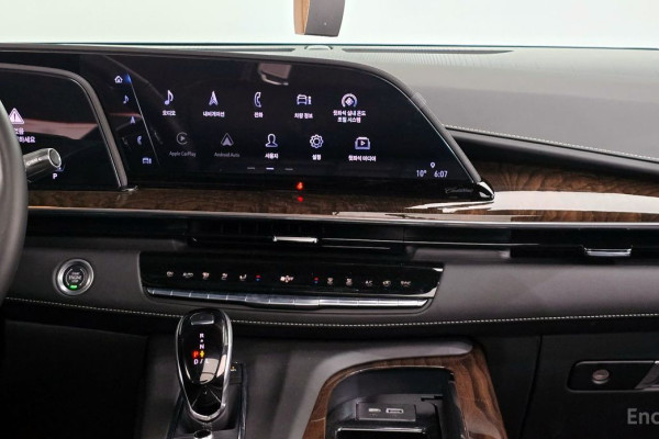 2022 Cadillac Escalade с пробегом 13 777 км