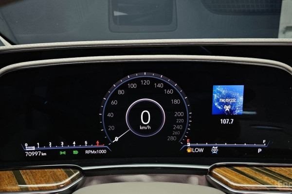 2022 Cadillac Escalade с пробегом 70 997 км