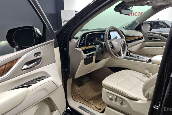 2022 Cadillac Escalade с пробегом 70 997 км