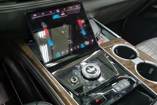 2025 Cadillac Escalade с пробегом 7 909 км