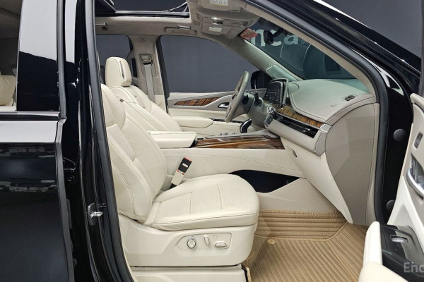 2022 Cadillac Escalade с пробегом 70 997 км