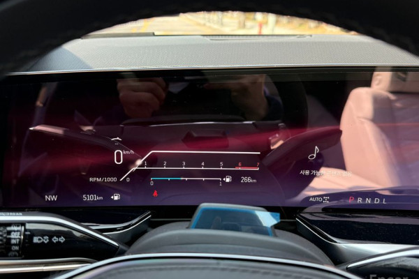 2025 Cadillac Escalade с пробегом 5 100 км