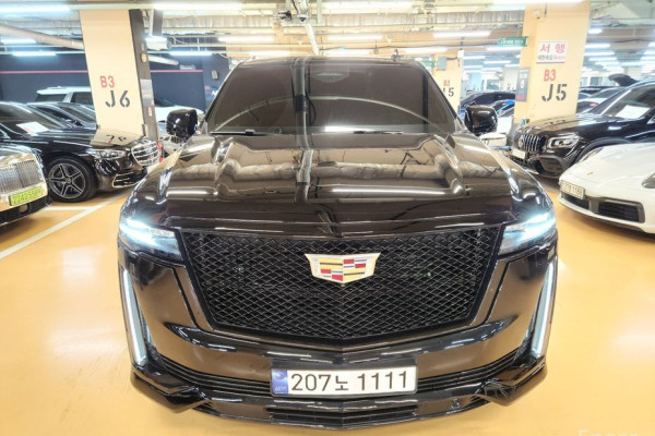 2023 Cadillac Escalade с пробегом 33 300 км