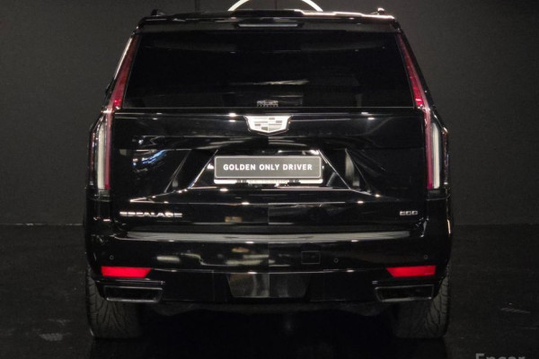 2022 Cadillac Escalade с пробегом 29 000 км