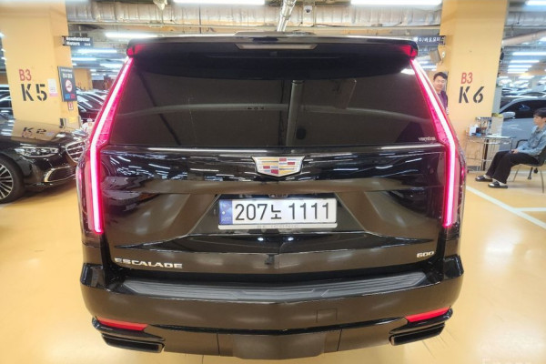 2023 Cadillac Escalade с пробегом 33 300 км