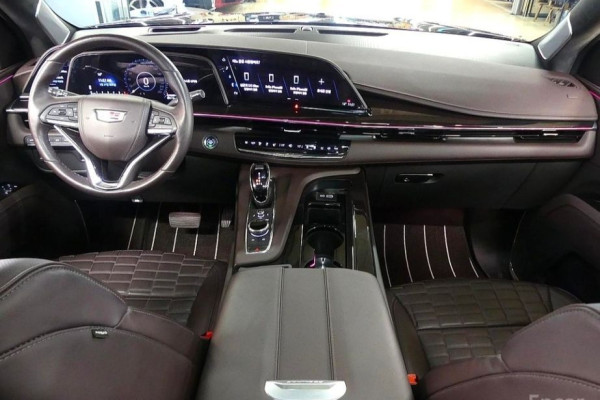 2023 Cadillac Escalade с пробегом 29 600 км