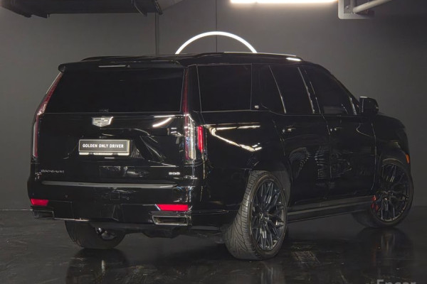 2022 Cadillac Escalade с пробегом 29 000 км
