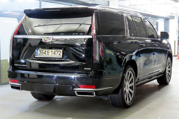2022 Cadillac Escalade с пробегом 62 870 км