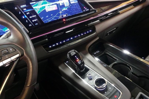 2023 Cadillac Escalade с пробегом 29 600 км