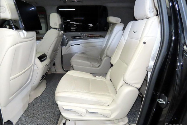 2022 Cadillac Escalade с пробегом 62 870 км