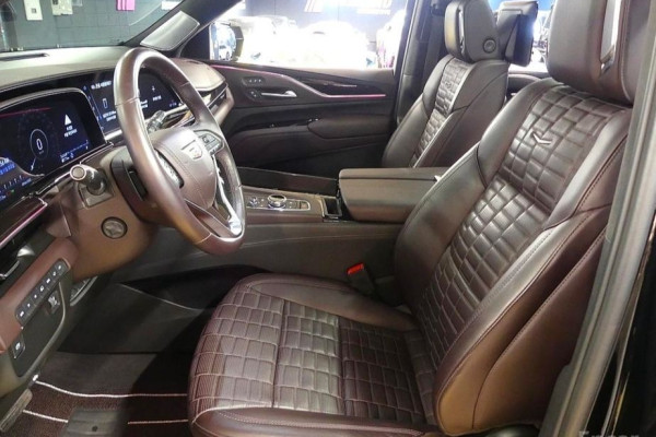 2023 Cadillac Escalade с пробегом 29 600 км