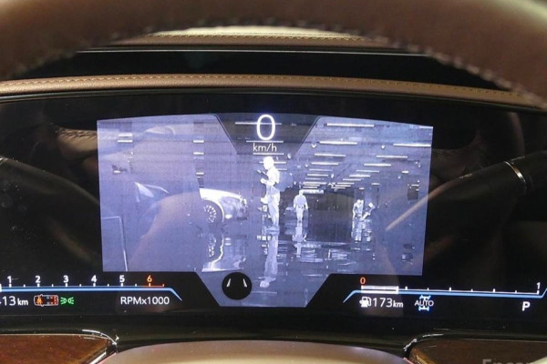 2023 Cadillac Escalade с пробегом 29 600 км