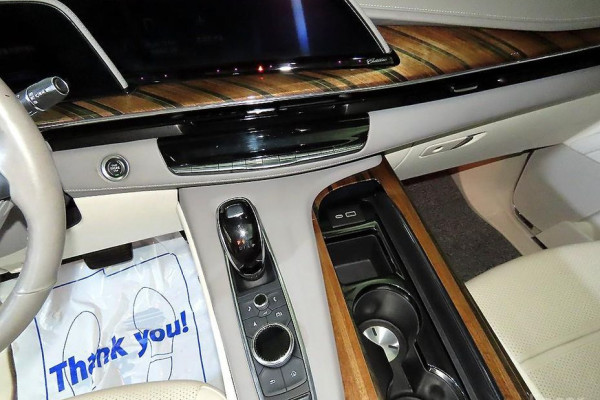 2022 Cadillac Escalade с пробегом 62 870 км