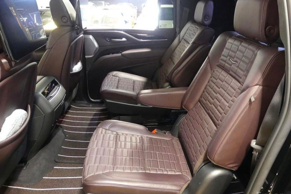 2023 Cadillac Escalade с пробегом 29 600 км