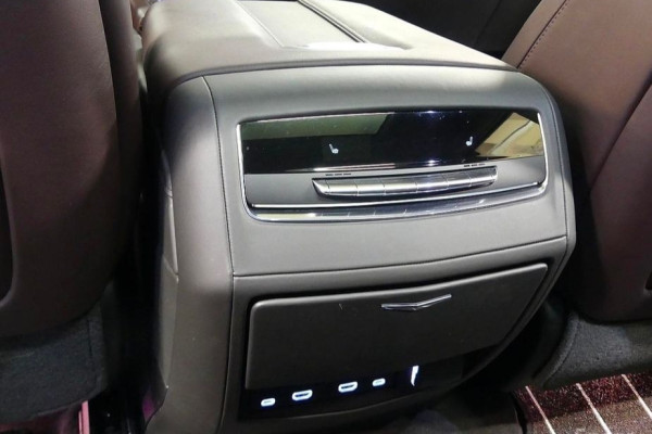 2023 Cadillac Escalade с пробегом 29 600 км