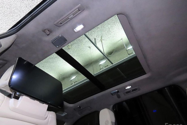 2022 Cadillac Escalade с пробегом 62 870 км