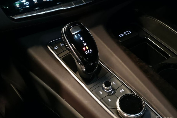 2022 Cadillac Escalade с пробегом 29 000 км